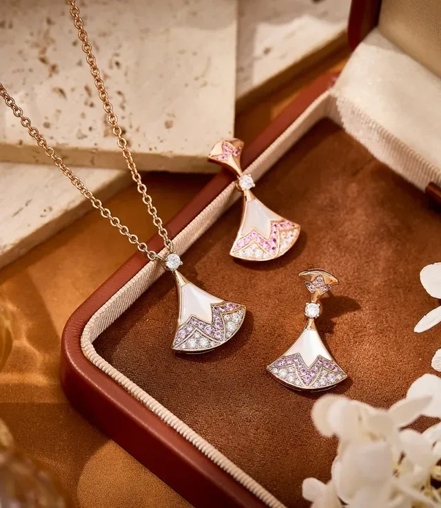 Rose Gold Fan-Shaped Enamel and Pavé Stone Pendant Necklace 5