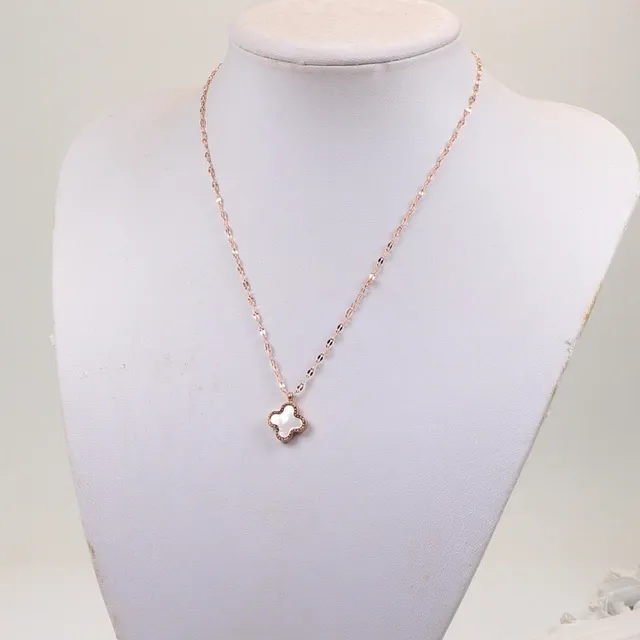 Rose Gold Four-Leaf Clover Mother-of-Pearl Pendant Necklace 3