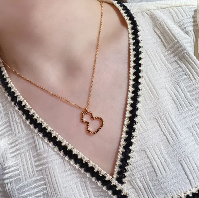 Rose Gold Tone Faceted Hollow Heart Pendant Necklace 9