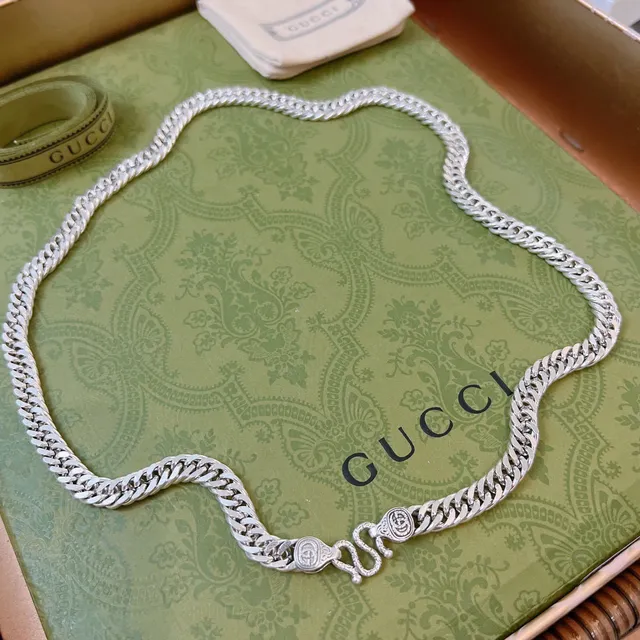 Silver Chunky Curb Link Chain Ornate Toggle-Style Clasp Necklace 9
