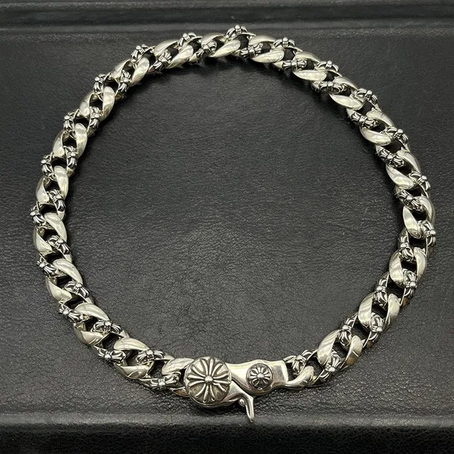 Silver Chunky Curb Link Ornate Floral-Engraved Clasp Bracelet 7