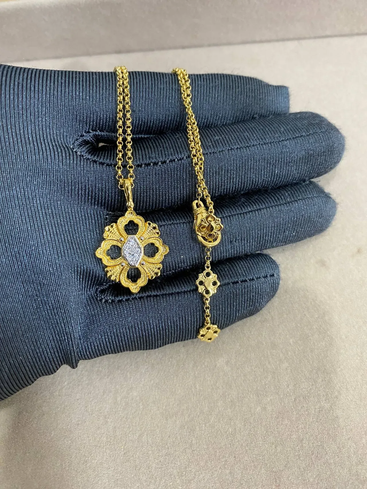 Colar Prata e Ouro Floral Quatrofolha Pingente Pavé-Set Pedras 9