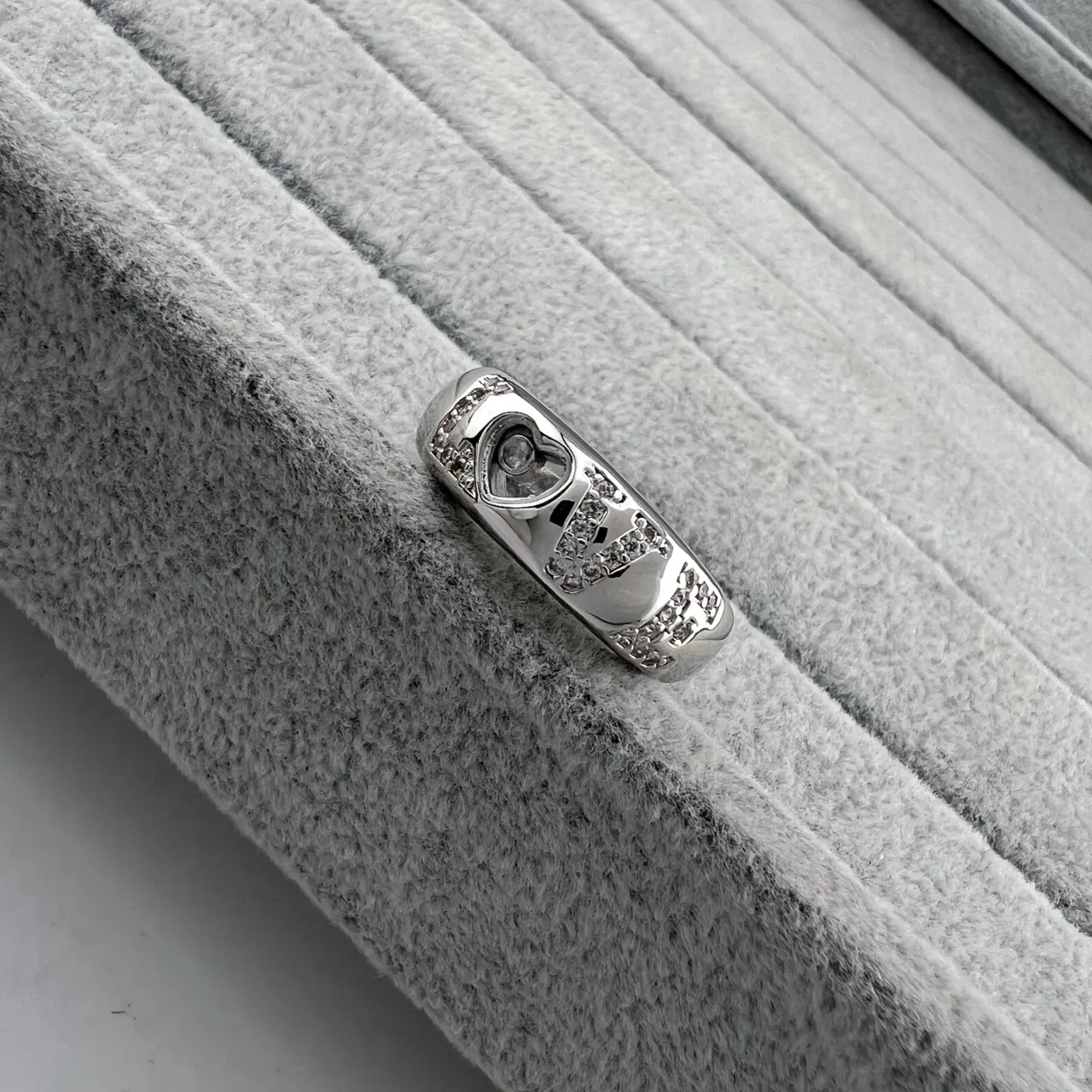 Silver Gold Heart-Motif Openwork Pavé-Set Stones Ring 3