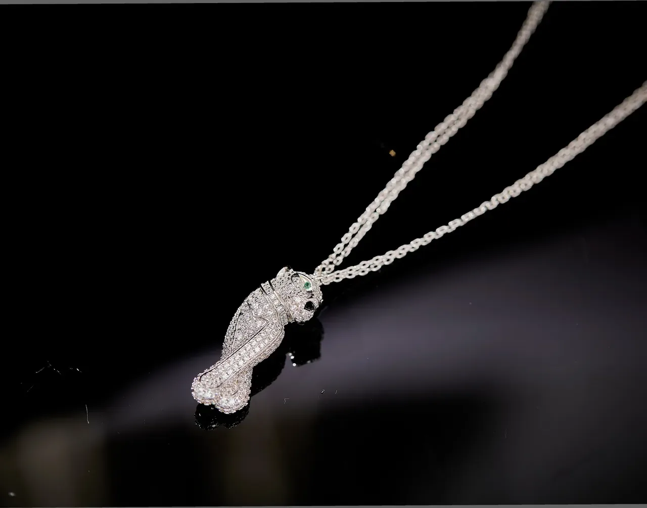 Silver Gold Leopard-Shaped Pendant Pavé-Set Crystals Necklace 2