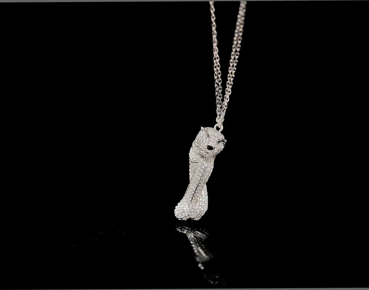 Silver Gold Leopard-Shaped Pendant Pavé-Set Crystals Necklace 7