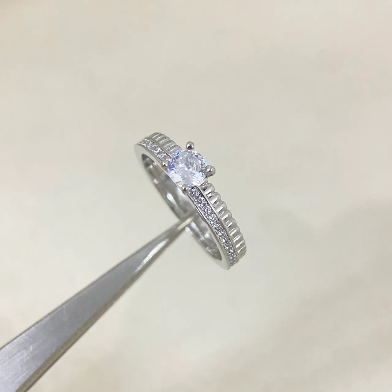 Silver Gold Solitaire Center Stone Pavé-Set Side Bands Ring 4