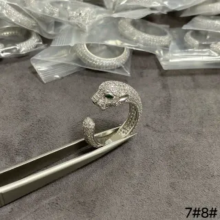 Silver Green Pavé-Set Animal-Head Motif Ring