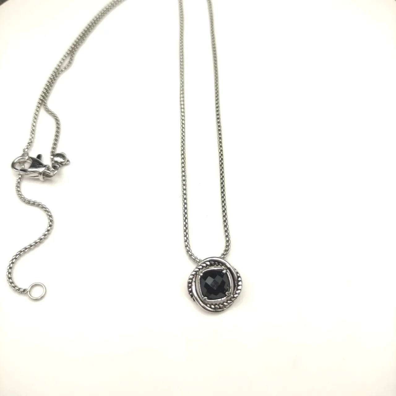 Silver-Toned Rope Bezel Black Faceted Stone Pendant Necklace 9