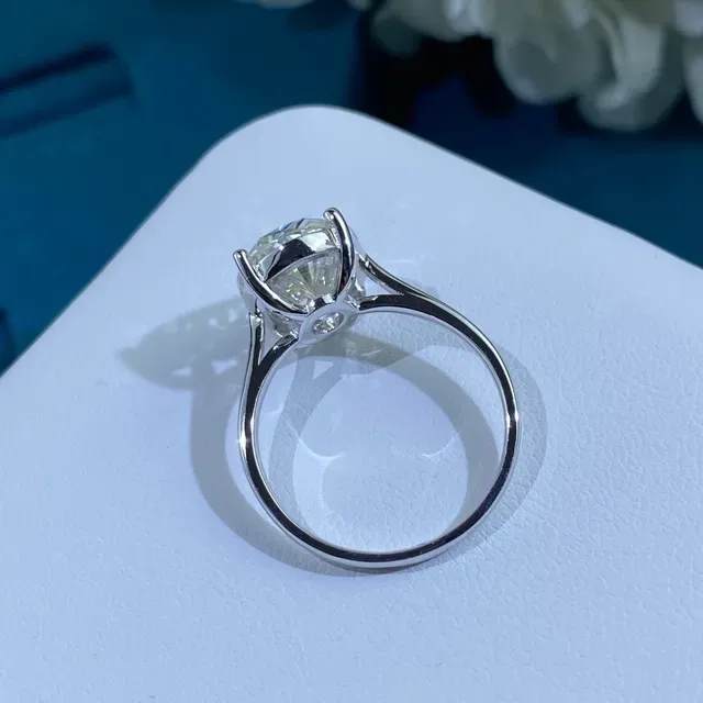 Anillo plata blanco piedra ovalada solitaria cuatro garras 3