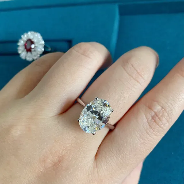 Anillo plata blanco piedra ovalada solitaria cuatro garras 9