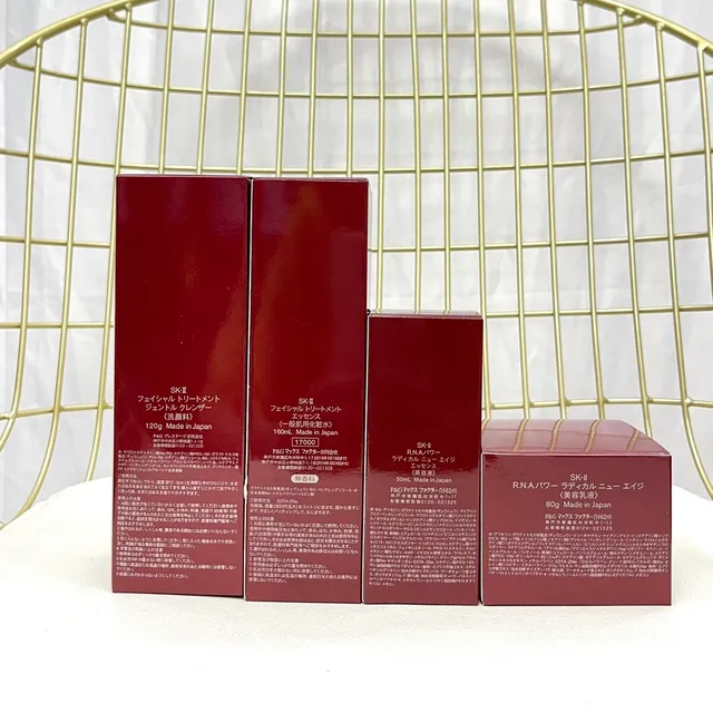 SK-II R.N.A.Power Rojo Blanco Minimalista Lujo Acentuado en Cromo Perfume 3