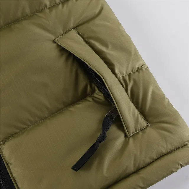 The East Fiona 1996 Classic White Black Boxy Silhouette Horizontal Quilting Down Jacket 10