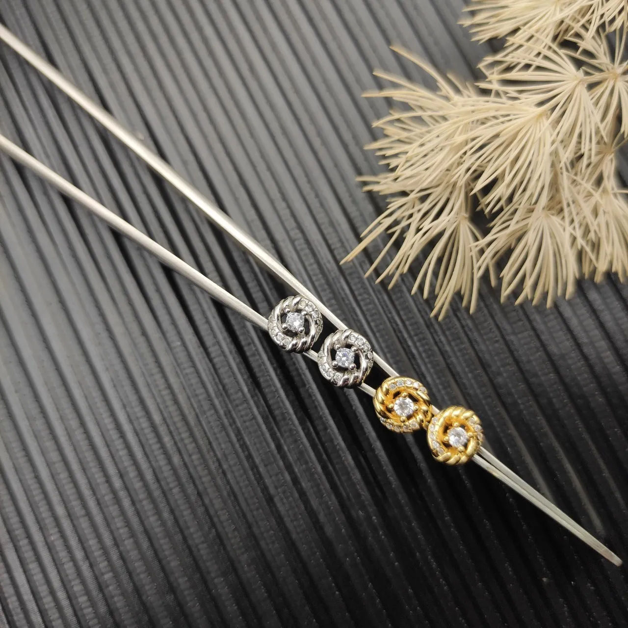 Twisted Rope Motif Pavé Halo Stud Earrings 3