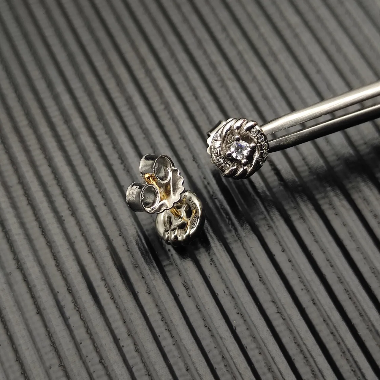 Twisted Rope Motif Pavé Halo Stud Earrings 7