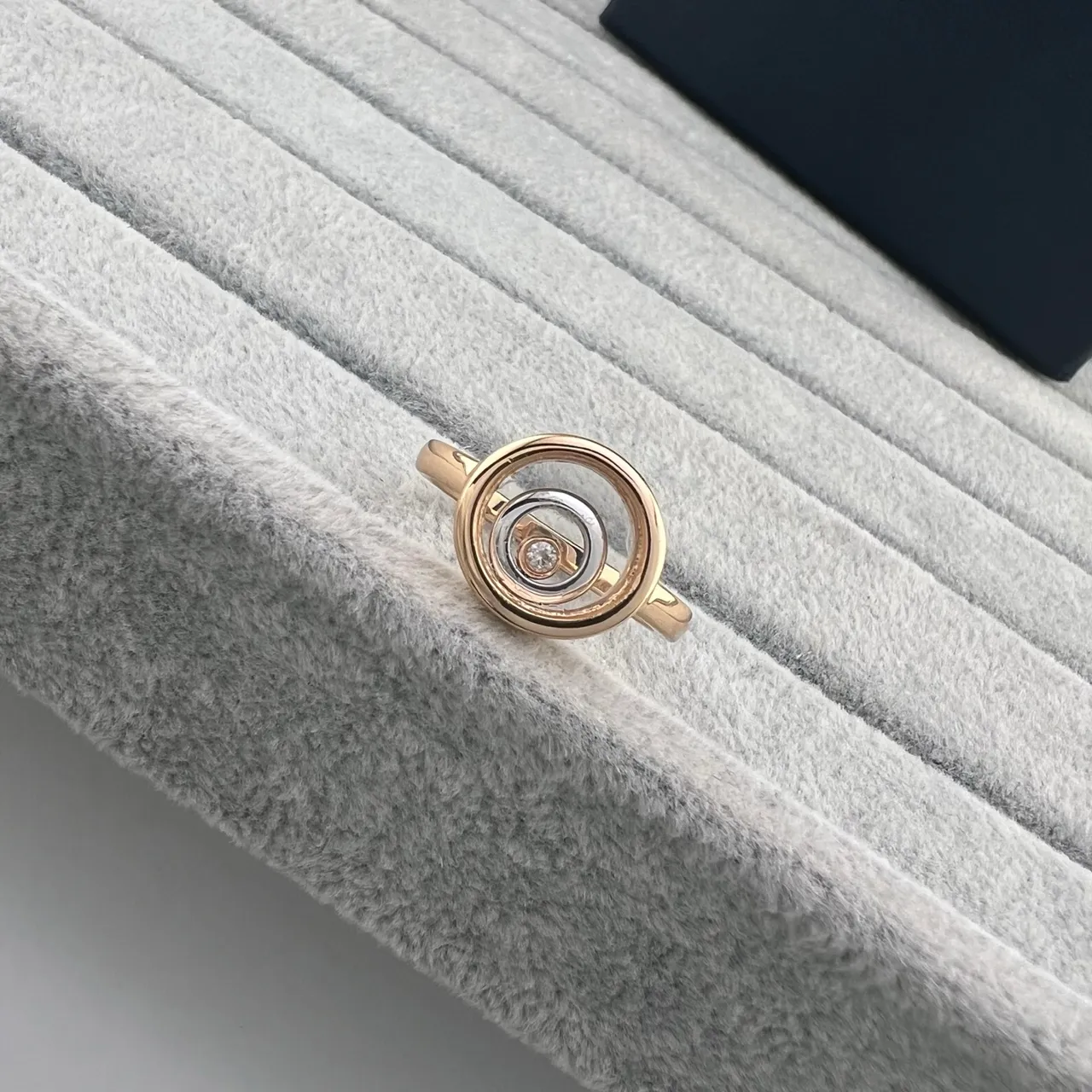 Two-Tone Spiral Rotating Bezel Diamond Ring 3