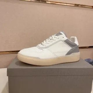 Tênis Lifestyle de Bico Baixo com Painéis de Couro Branco e Cinza