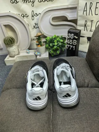 White and Green Lifestyle Sneakers 18