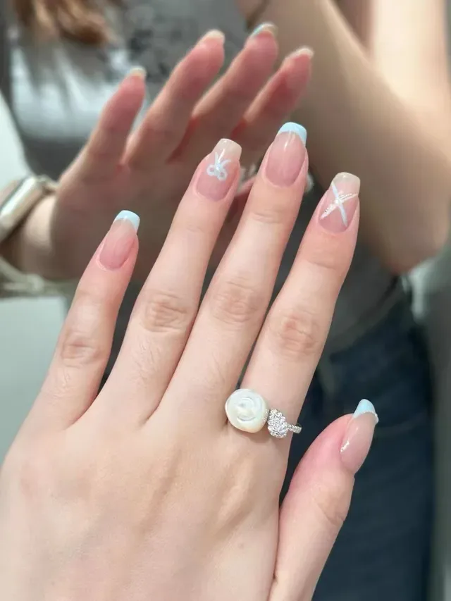White Carved Rose and Pavé Heart Ring 3