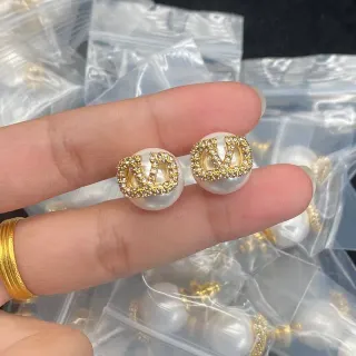White Gold Pearl Stud Metal Earrings