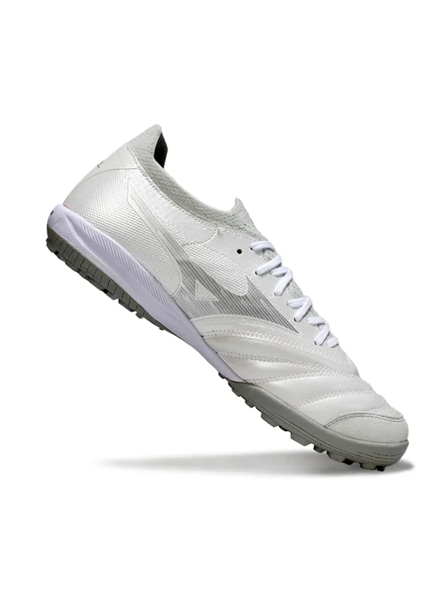 Chaussures de football pour herbe artificielle, upper synthétique matelassé blanc et gris, languette en mesh 5