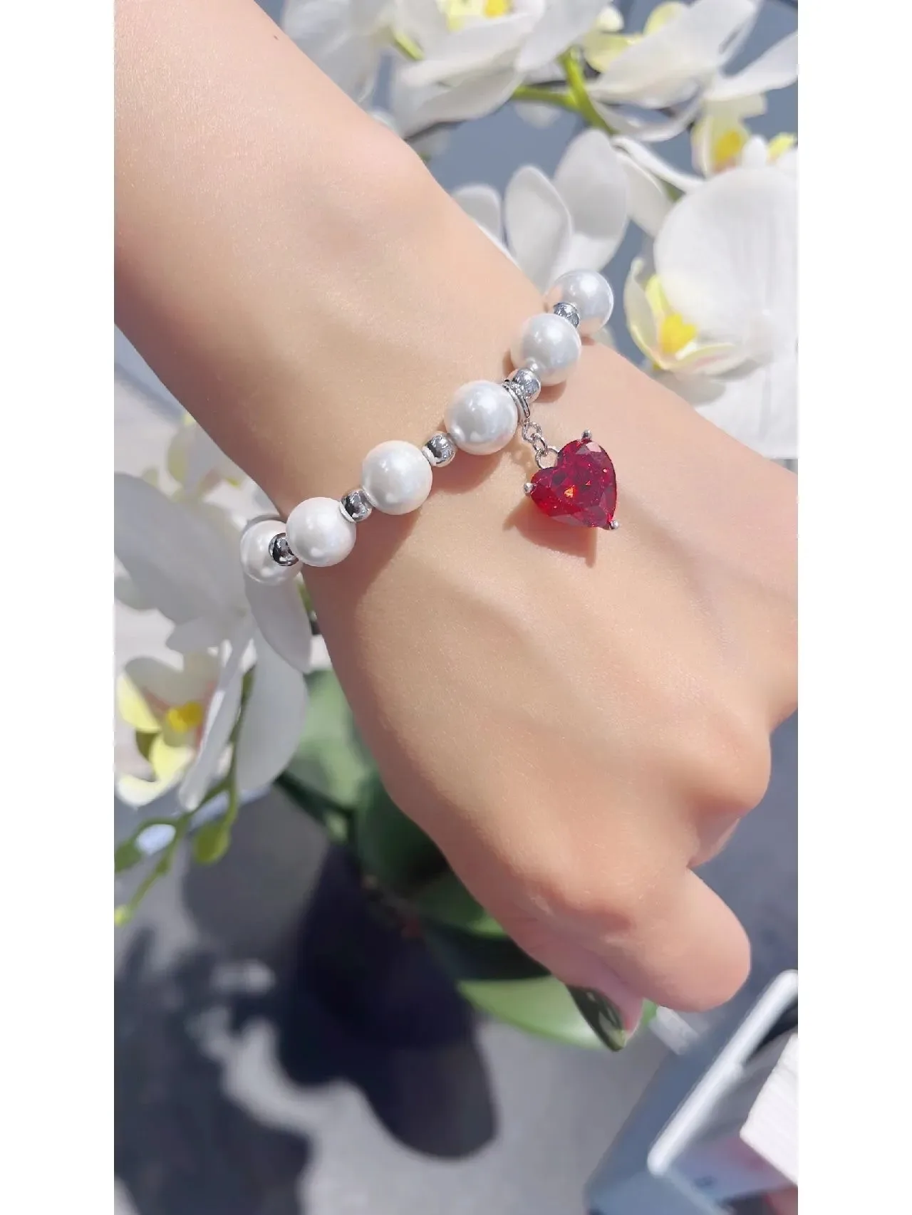 White Red Pearl-Beaded Heart-Charm Pendant Bracelet 4