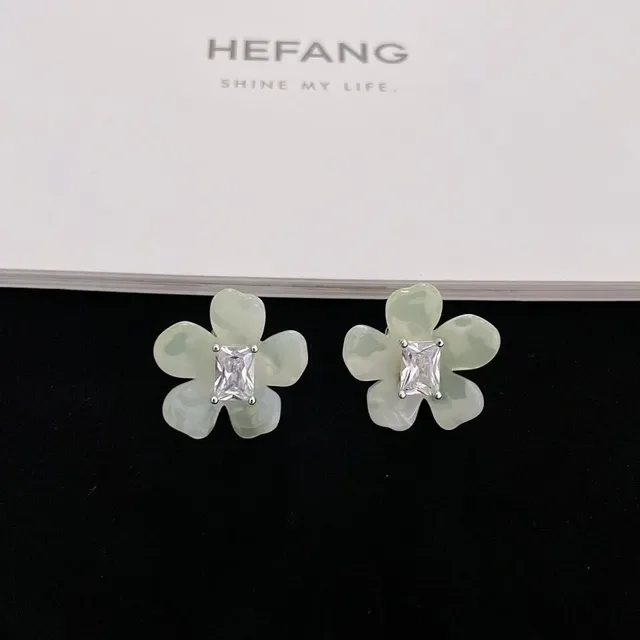 White Transparent Flower-Shaped Translucent Petal Earrings 5