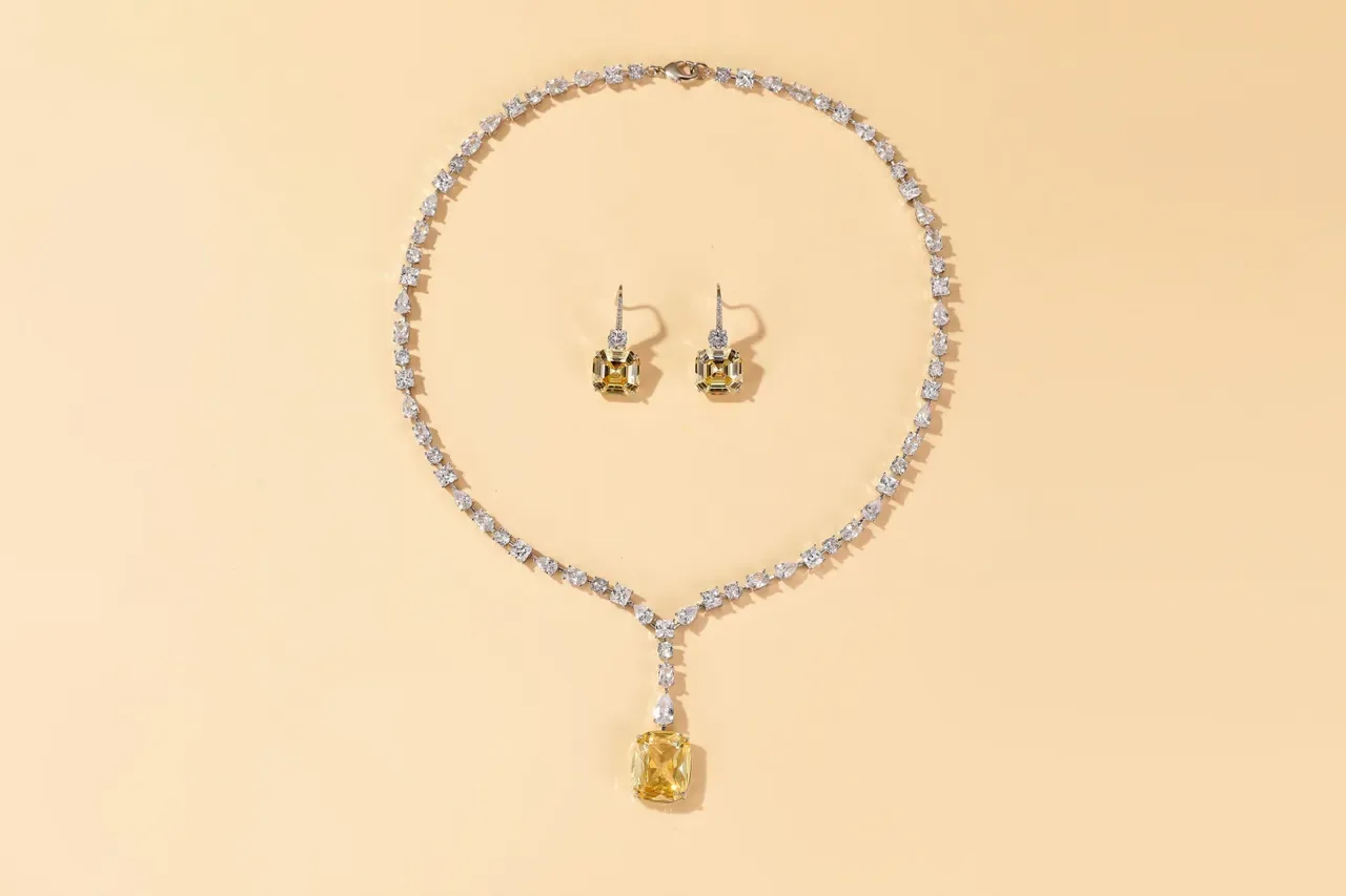 Yellow Blue Cushion-Cut Center Stone Y-Drop Pendant Design Necklace 6