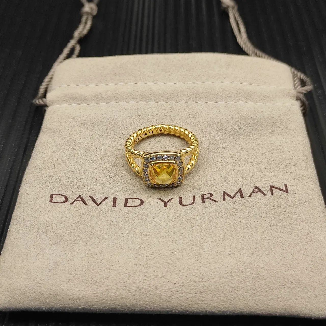 Yellow Gold Cushion-Cut Central Stone Halo Of Pavé Clear Stones Ring 5