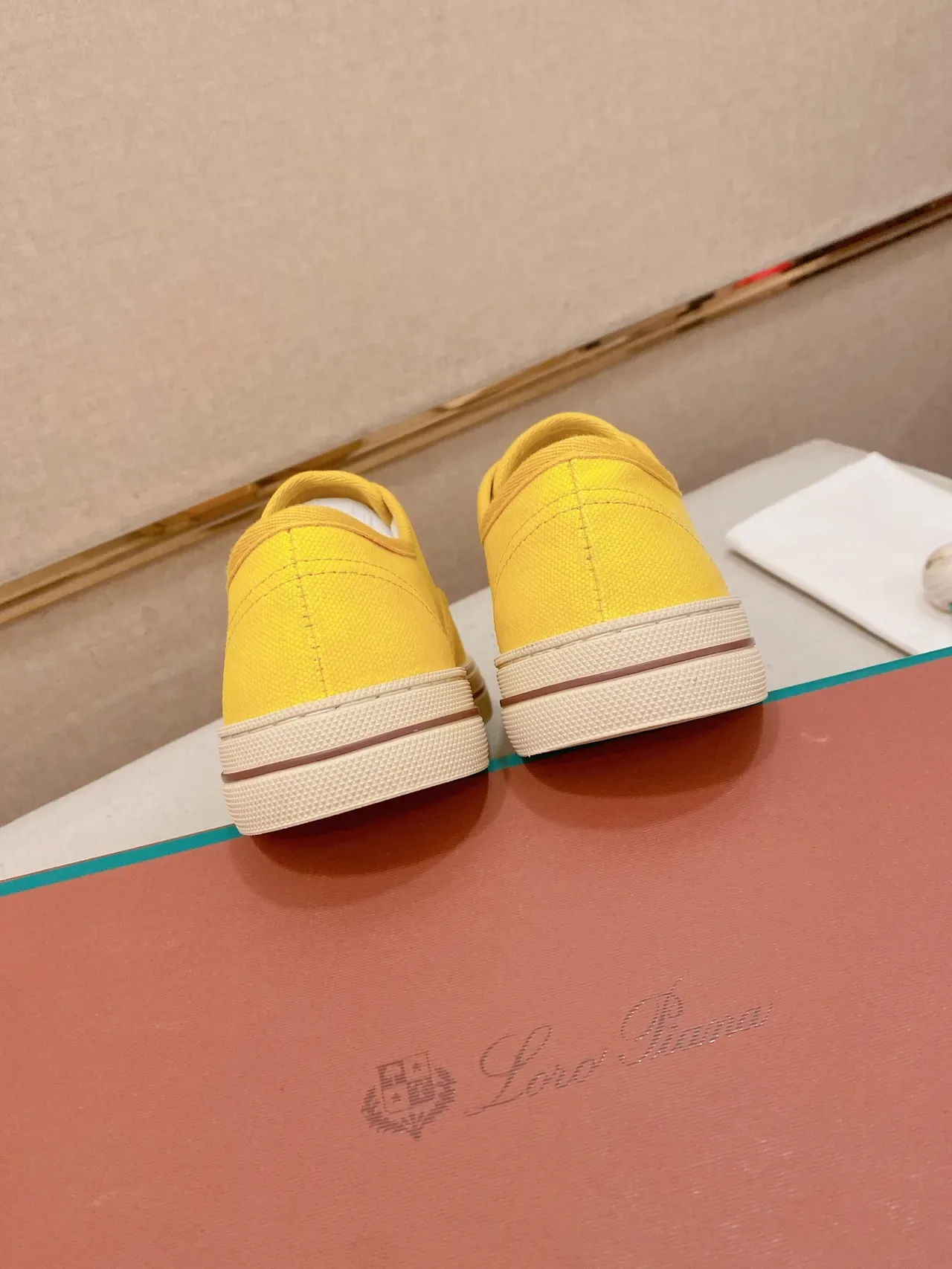 Yellow White Upper Low-Top Silhouette Canvas Shoes 3