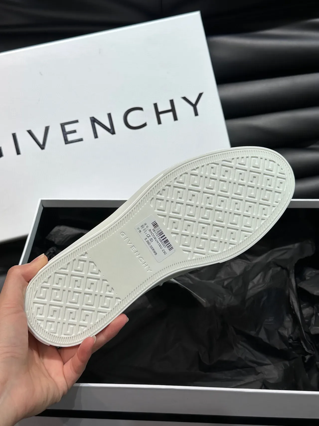 Givenchy Lona y Ante Low-Top Lifestyle Sneakers 9