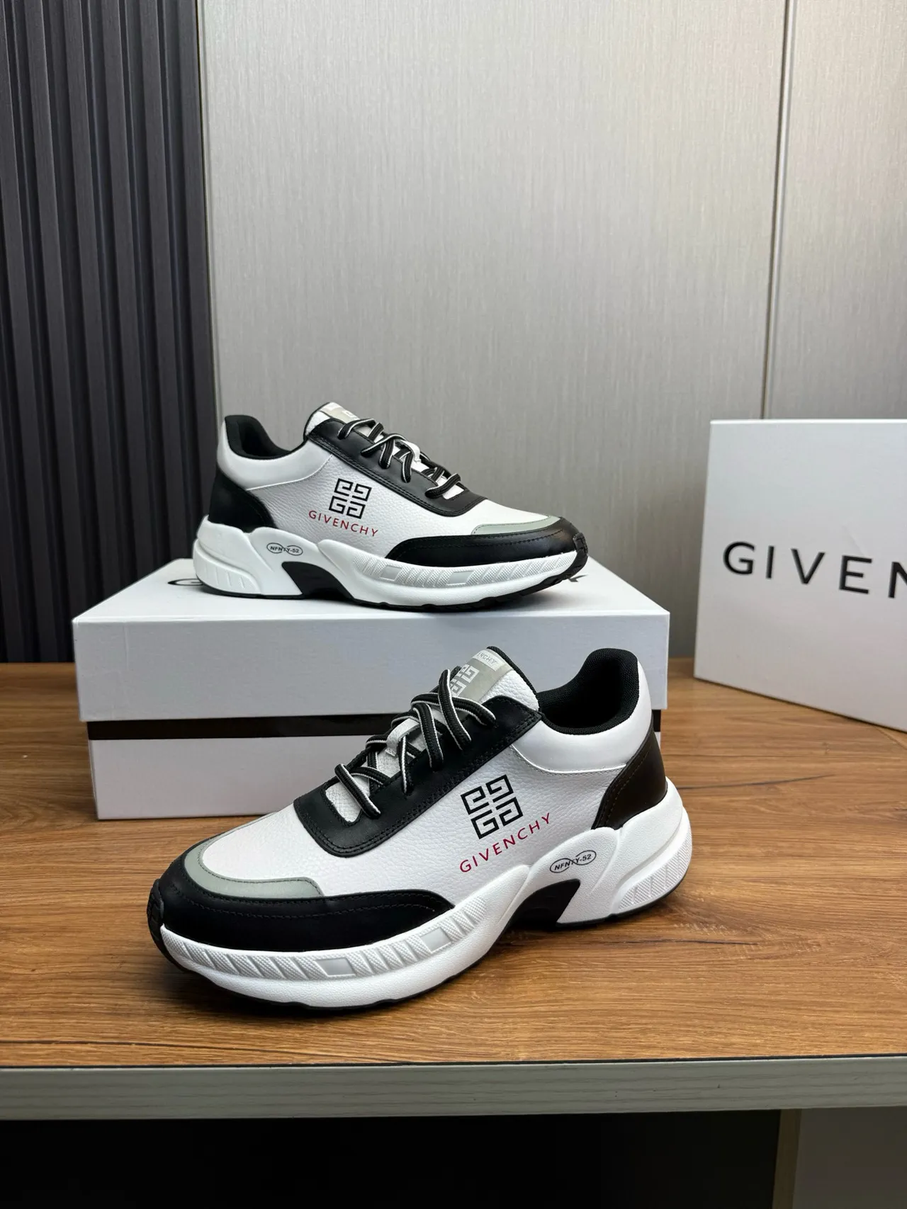 Givenchy City Sport Tênis Chunky Branco e Preto 4