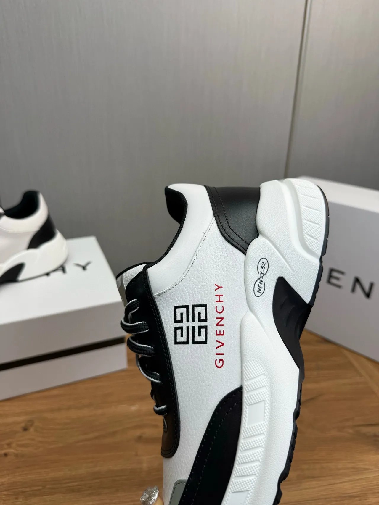 Givenchy City Sport Tênis Chunky Branco e Preto 8