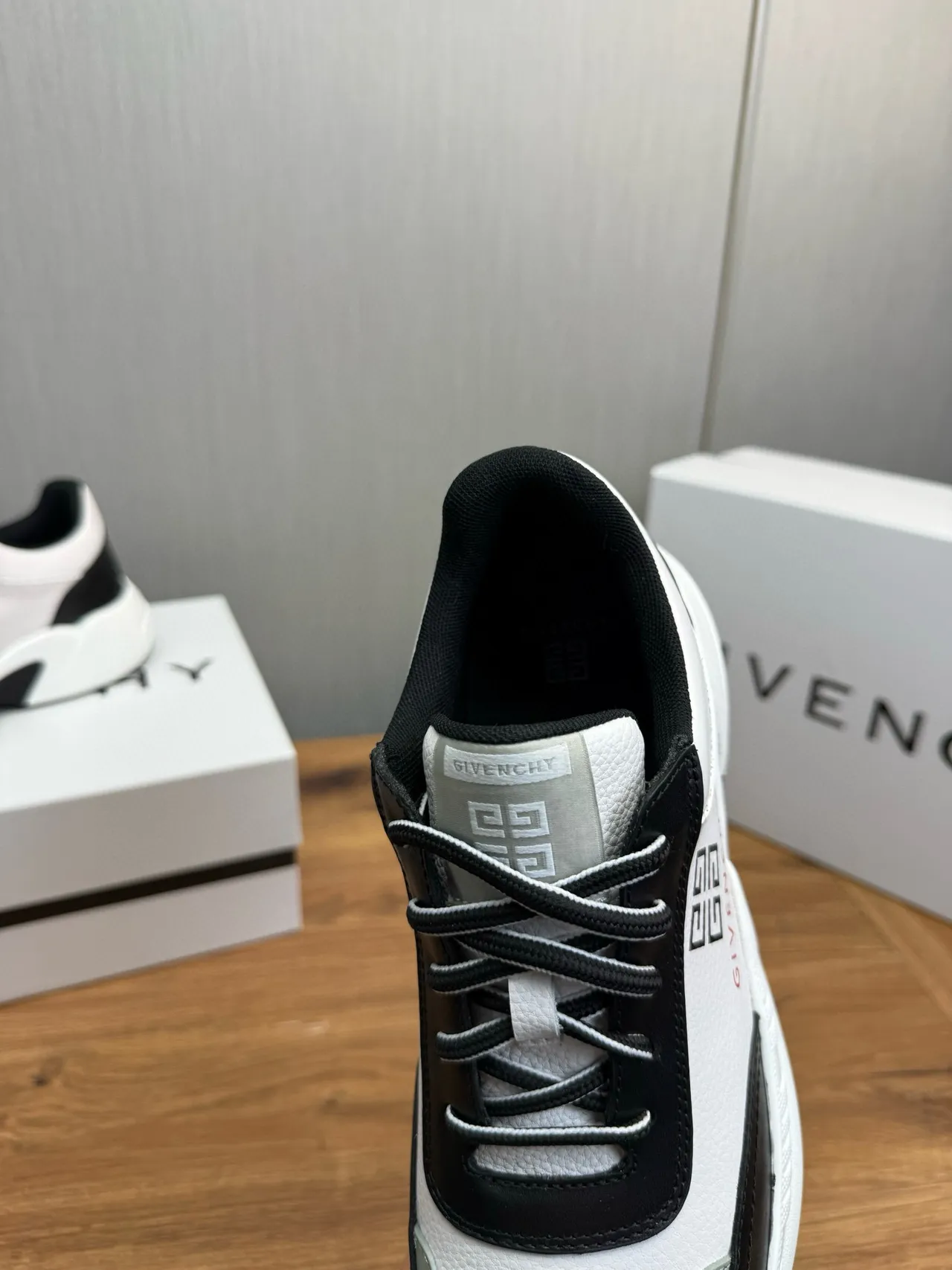 Givenchy City Sport Tênis Chunky Branco e Preto 9