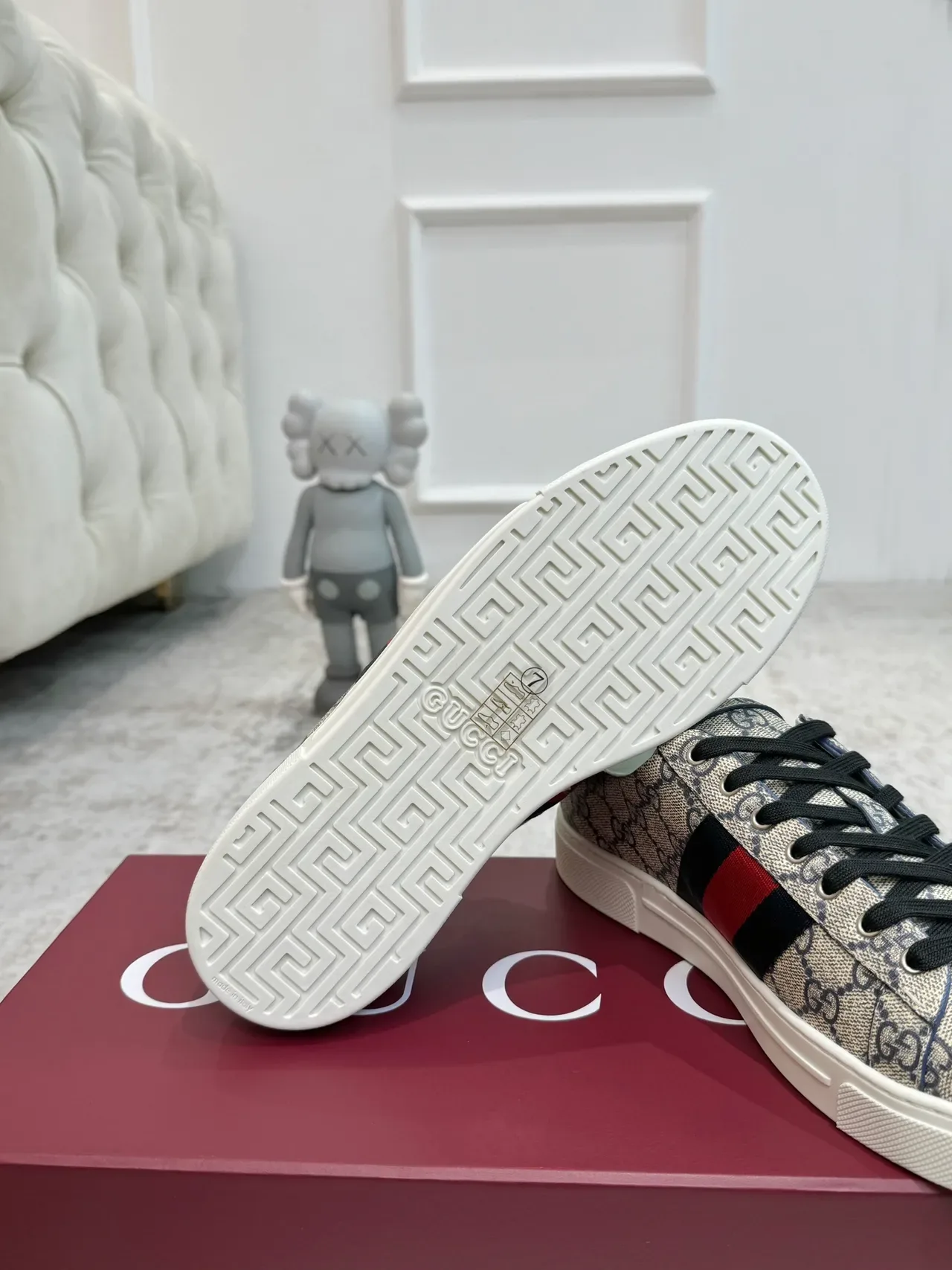 Gucci Ace GG Monogram Web Stripe Beige Red Navy أحذية رياضية أسلوب حياة 2