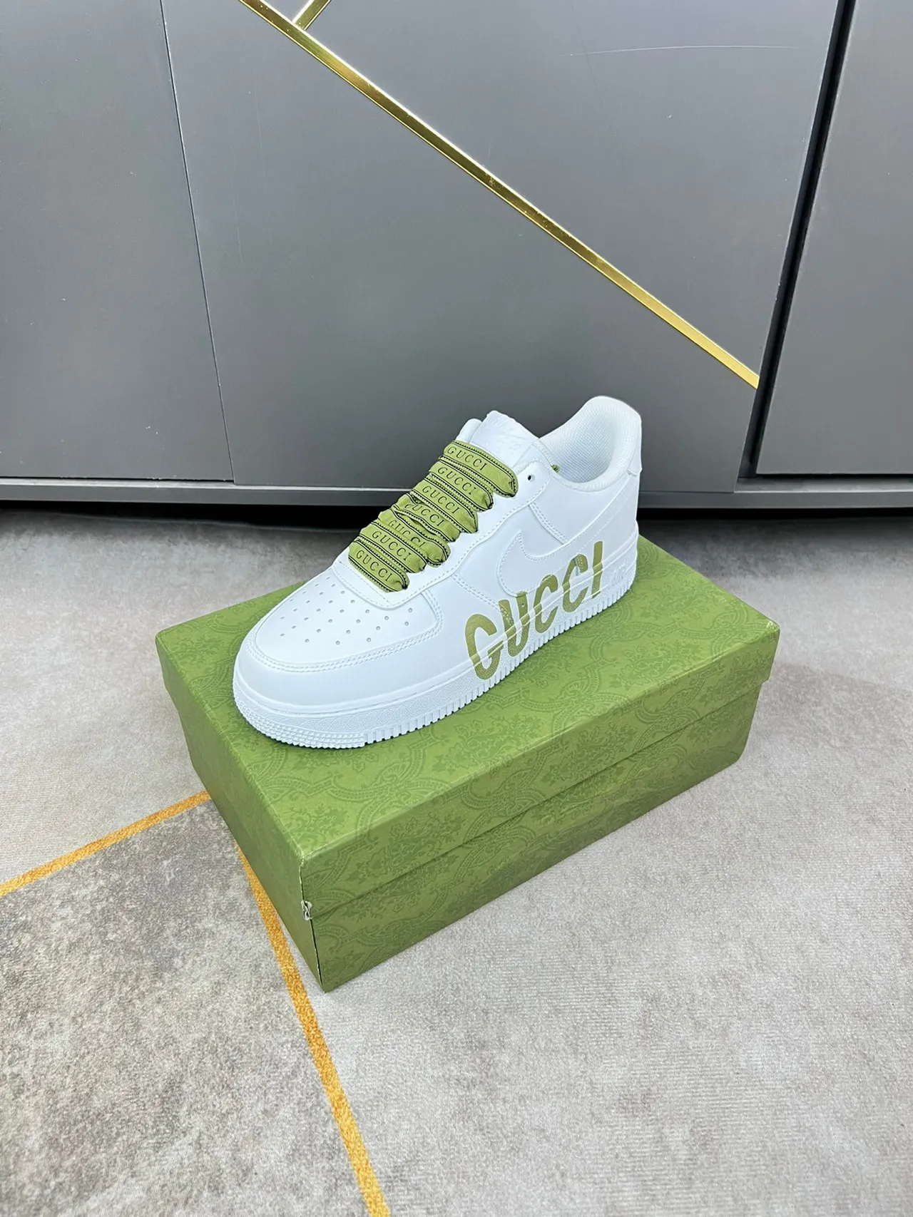 Gucci Ace White and Lime Green Script Logo Lifestyle Sneakers 6
