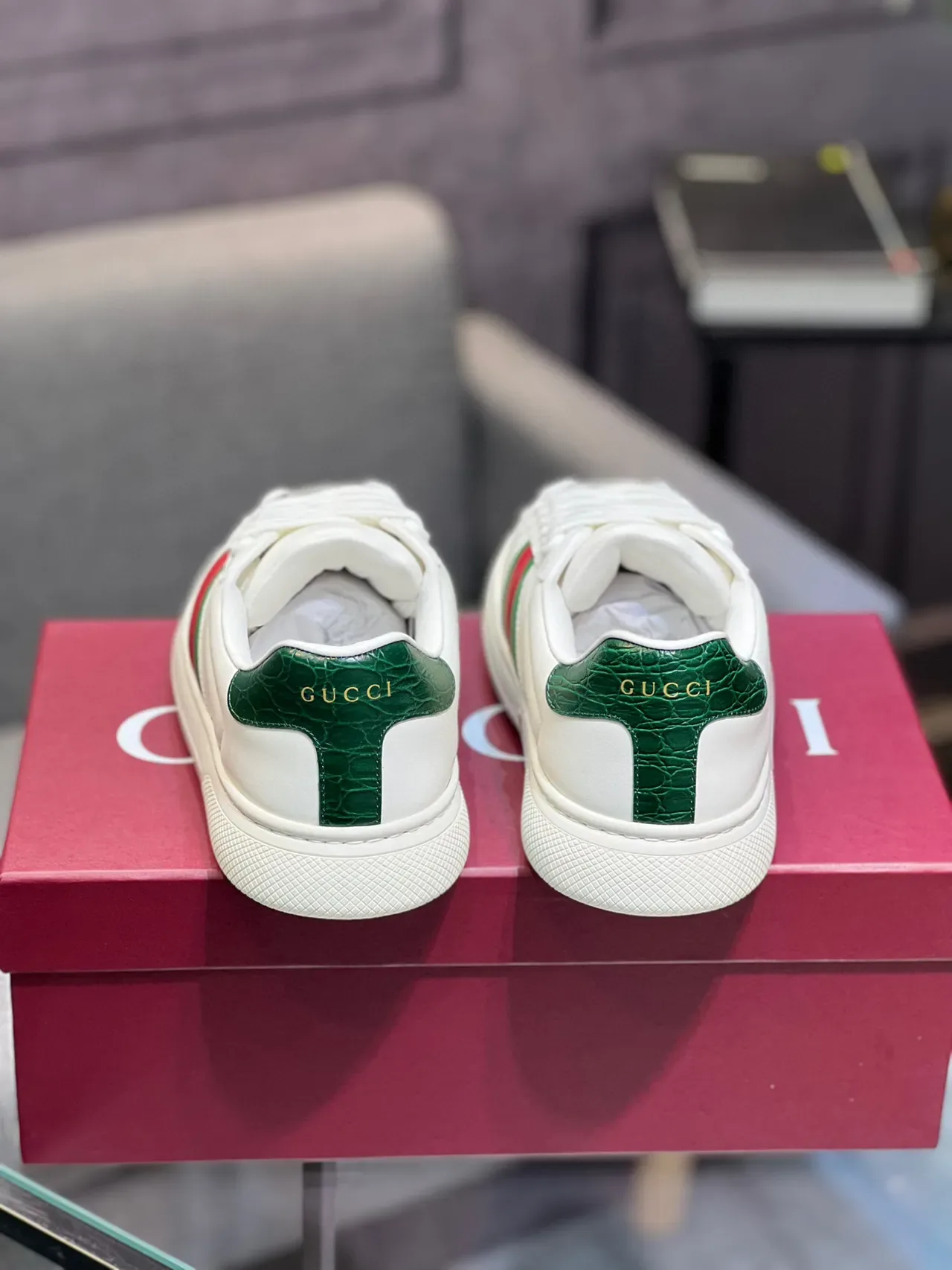 Tênis Gucci Ace Lifestyle Brancos Vermelhos Verdes com Listra Web 5