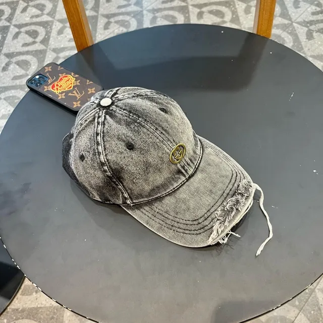 Gucci Casquette de béisbol de denim avec lavage acide 4
