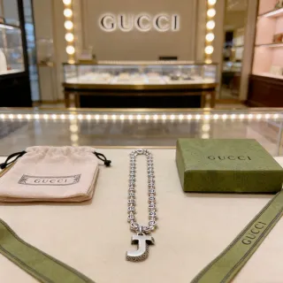 Gucci 字母 'J' 初始吊坠项链