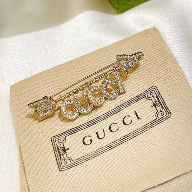 Gucci Arrow Crystal Brooch Houndstooth Blazer 4