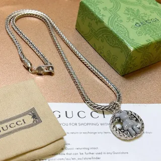 Gucci Bear Motif Silver Gray Braided Chain Wreath-Framed Pendant Necklace