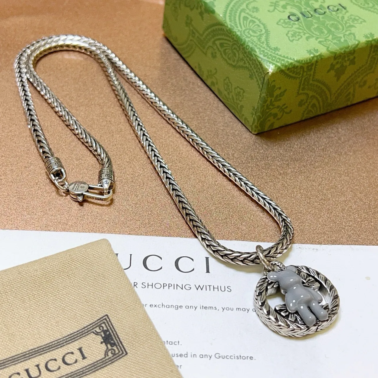Gucci Bear Motif Silver Gray Braided Chain Wreath-Framed Pendant Necklace 7