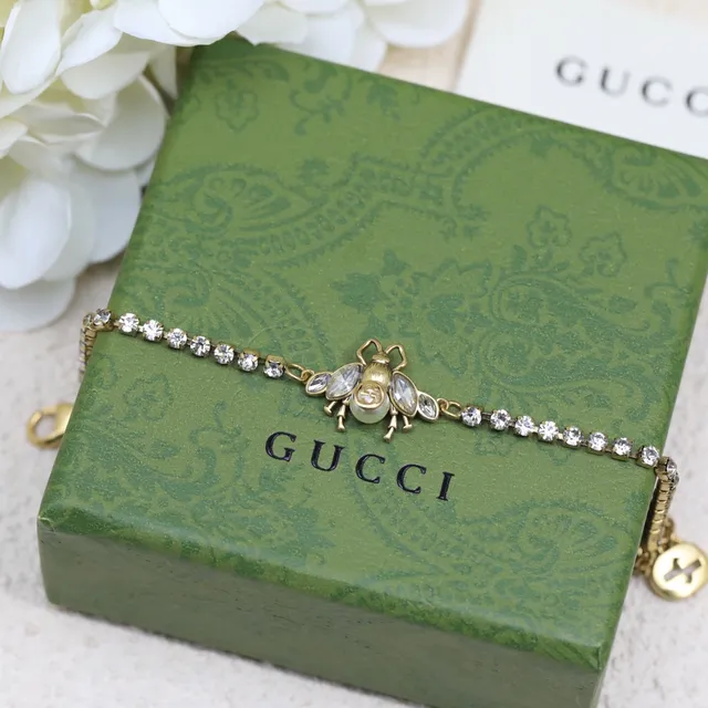 Gucci Bee Motif Crystal and Pearl Bracelet 4