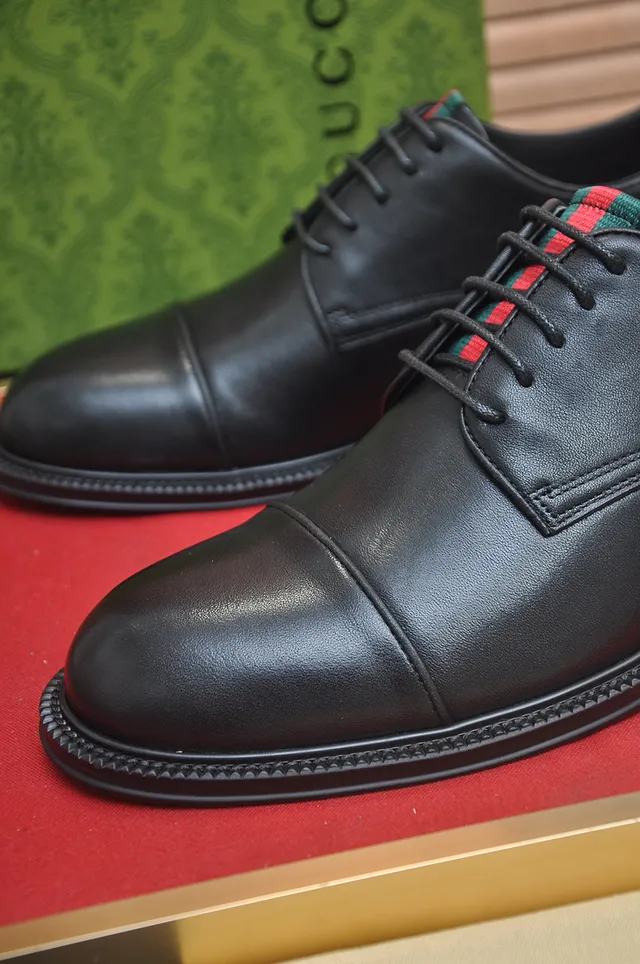Gucci Chaussures Oxford à Cap-Toe Noir 2