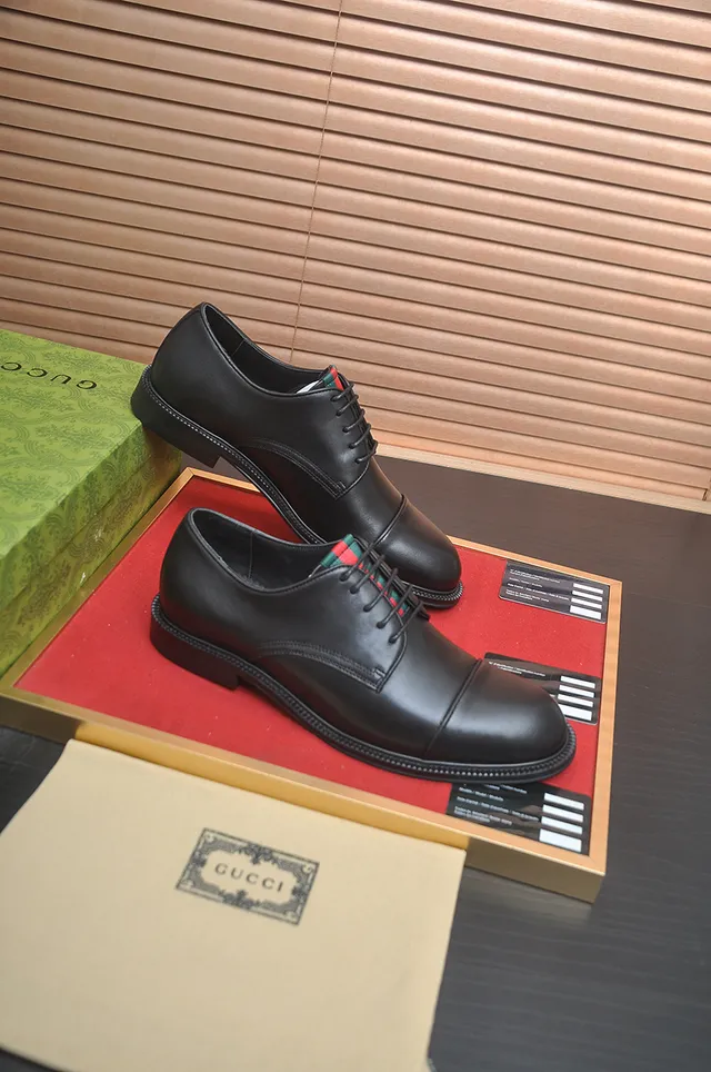 Gucci Chaussures Oxford à Cap-Toe Noir 4