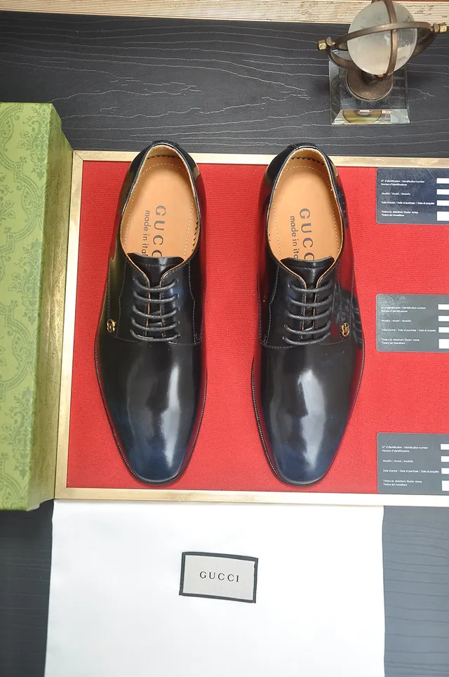 Gucci Chaussures Oxford en cuir noir doré poli à embout cap 5