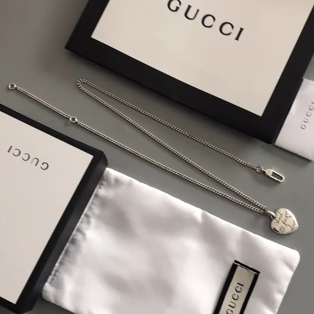 Gucci Pendentif Coeur Cécité pour l'Amour 9