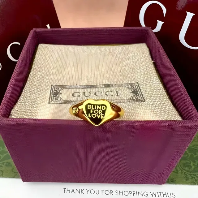 Gucci Blind for Love Silver Gold Heart-Shaped Signet-Style Ring 4