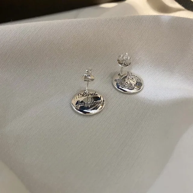 Gucci Cat Motif Engraved Silver Stud Earrings 2