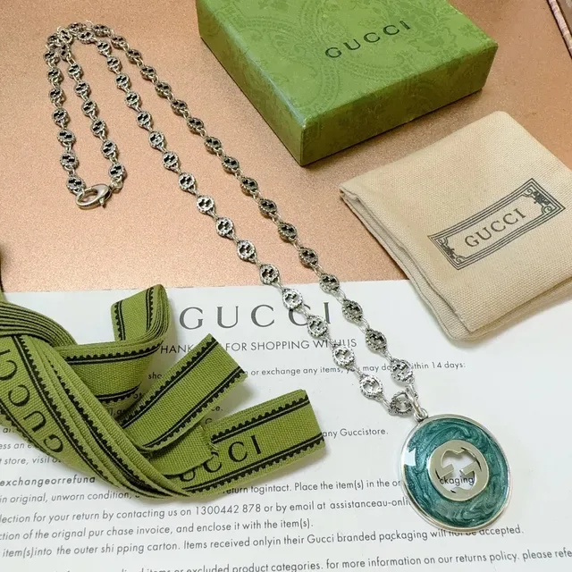 Gucci Circular Enamel Interlocking G Pendant Necklace 4