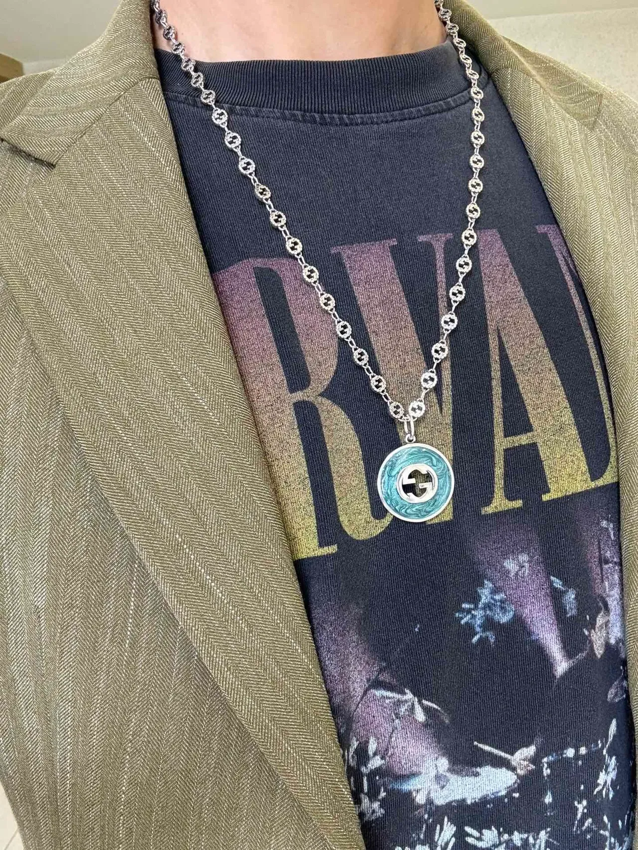 Gucci Circular Enamel Interlocking G Pendant Necklace 8